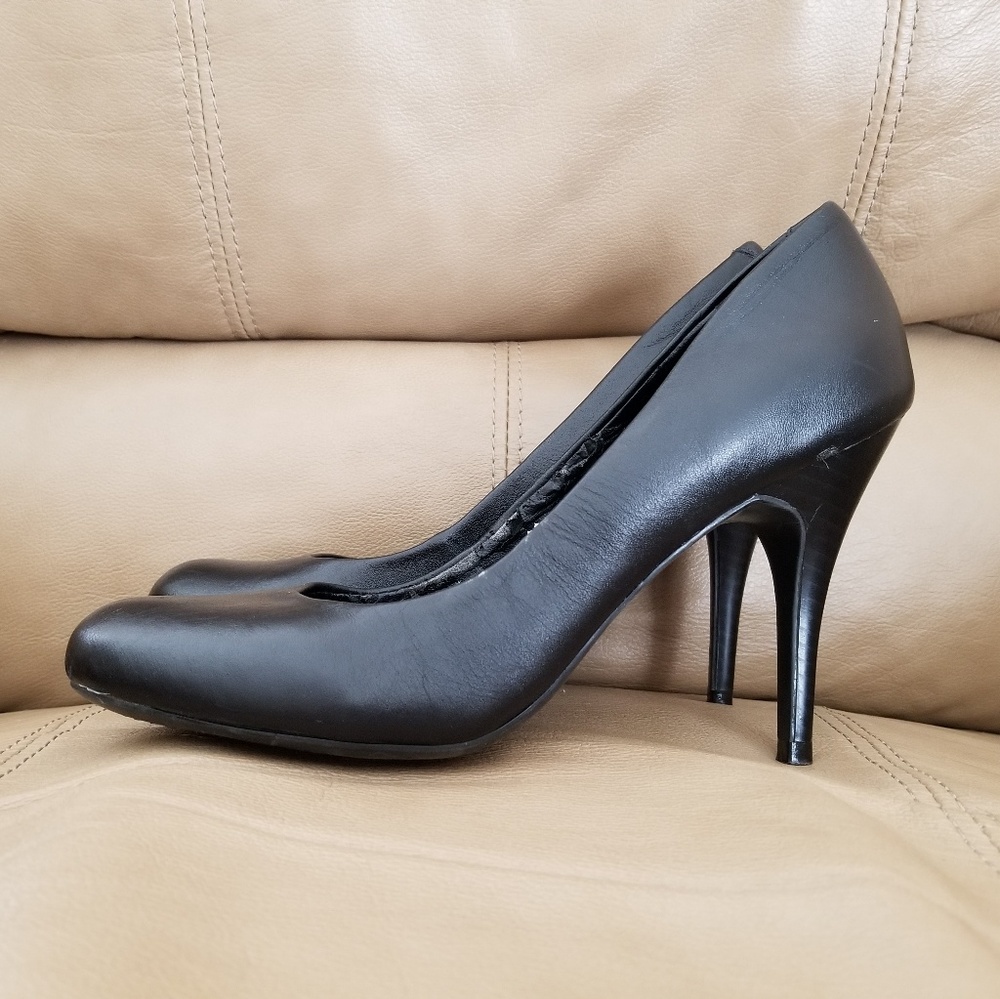 Mossimo Classic Stiletto Heels